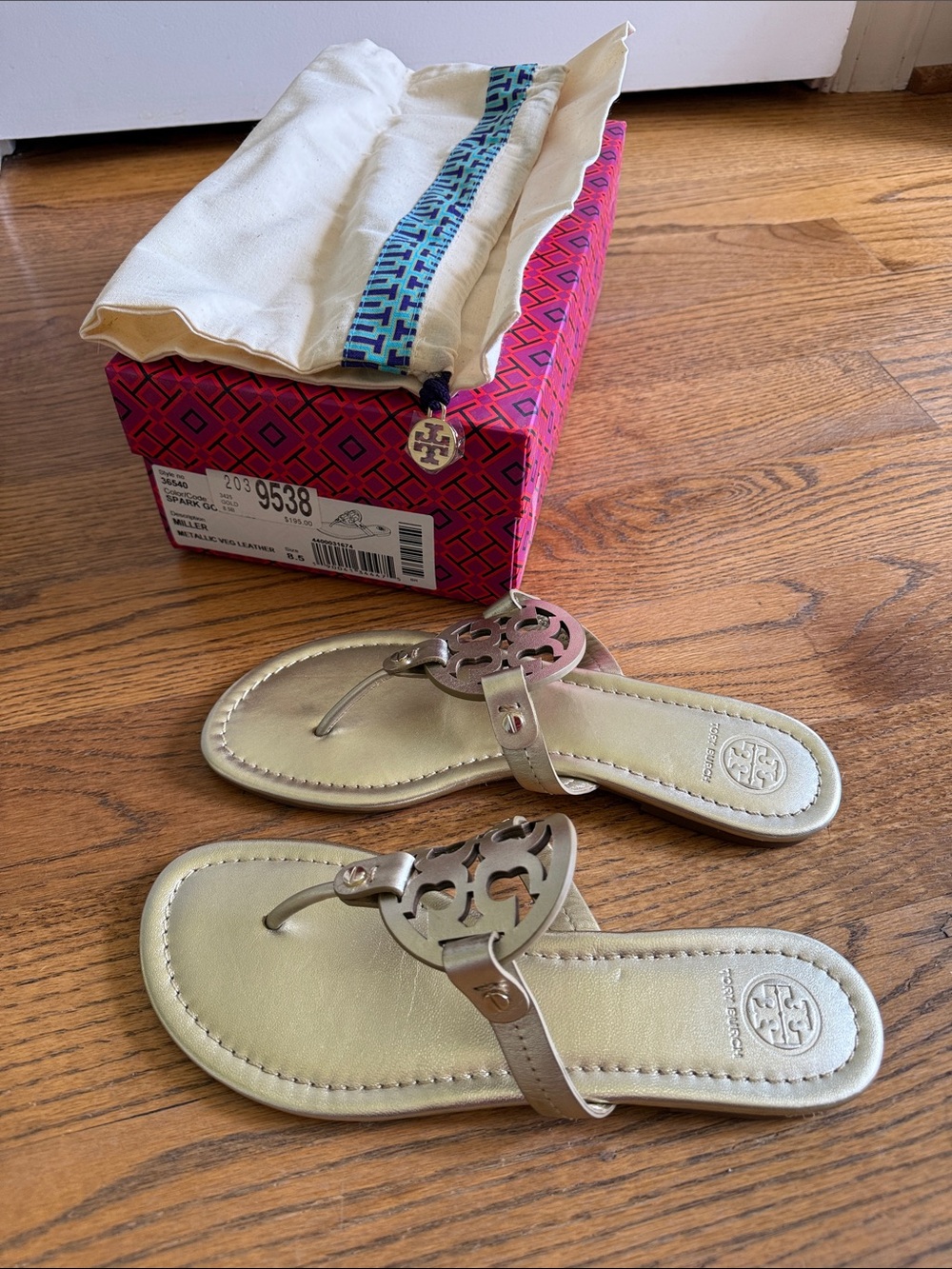 Tory Burch Metallic Gold Logo Thong Sandals - Picture 4 of 5